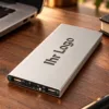 Plate Powerbank 8000 mAh aus Aluminium Silber – Ansicht 1